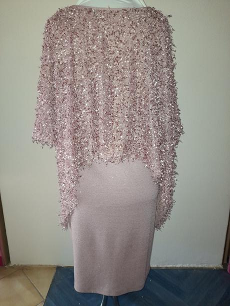 Ružové spoločenské šaty s bolerkom, 50