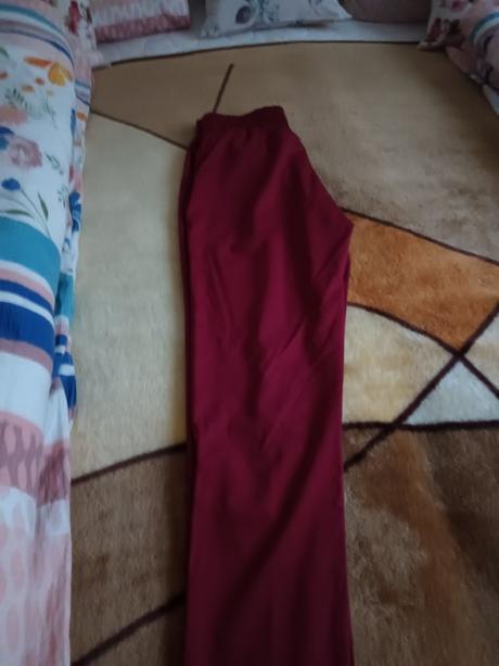 Predám dámske nohavice nové veľkosť uni l a 2xl, c&a,l / xxl