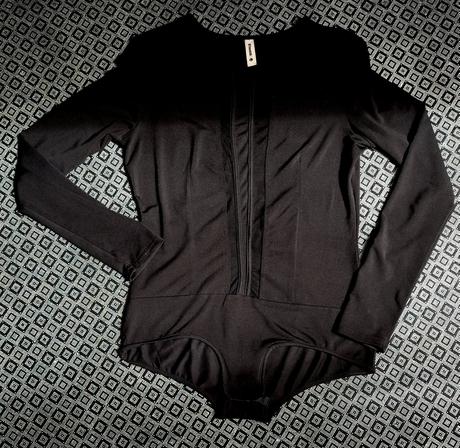 Body s priesvitným vsadenim, 