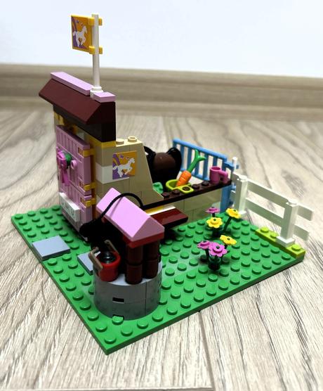 Lego friends 3189 stajne v heartlake, 