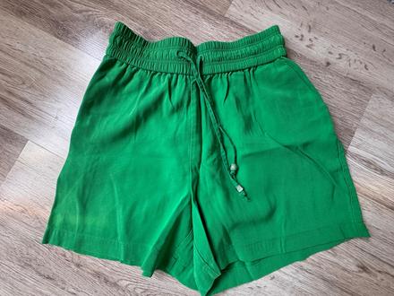 Krásne šortky, reserved,s