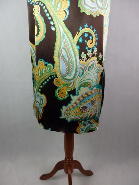 Kvalitné saténové šaty, m