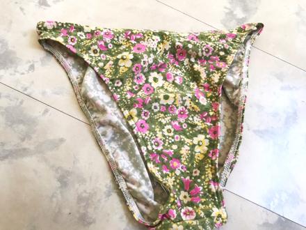 Kvietkované plavky, 164