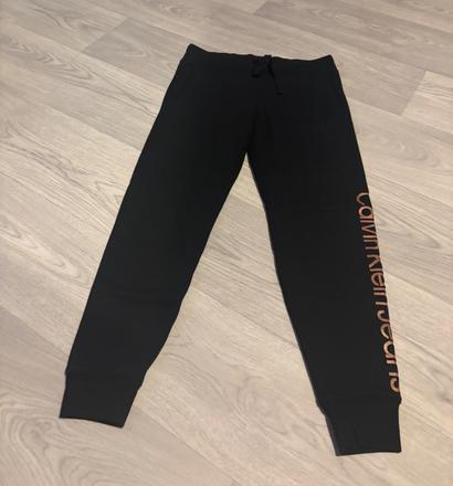 Predam damske teplaky calvin klein, calvin klein,xs