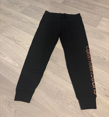 Predam damske teplaky calvin klein, calvin klein,xs