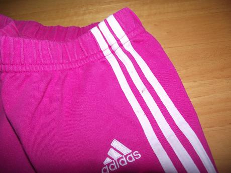 dievcenske tepláky, adidas,104