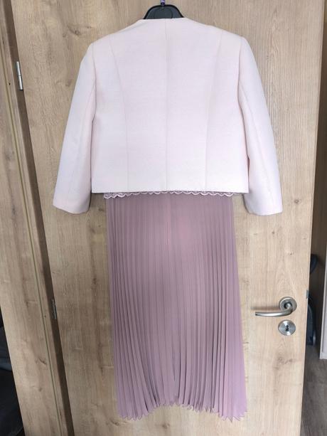 Spoločenské šaty, 40