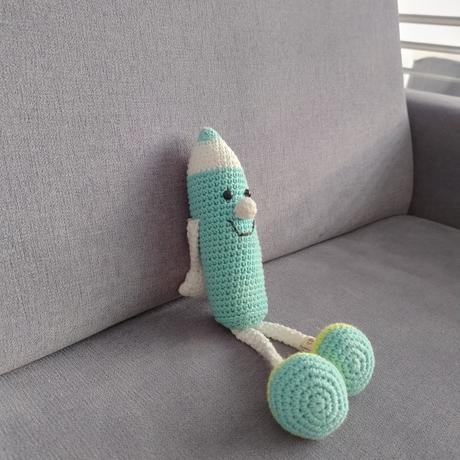 Ručne robená hračka - ceruzka, 