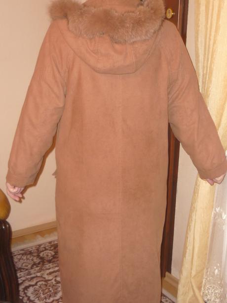 Velmi pekny kabat na zimu, 42