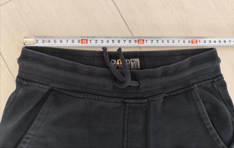 Predám chlapčenské kraťasy, c&a,146
