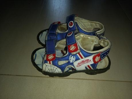 Sandálky spiderman, 30