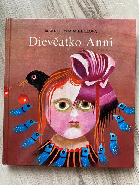 Krásna stará retro kniha dievčatko anni,