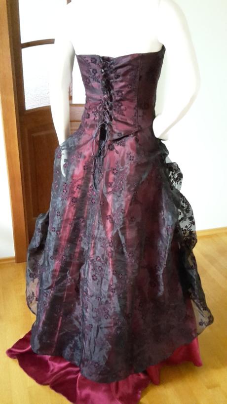 Spoločenské korzetové šaty, 38