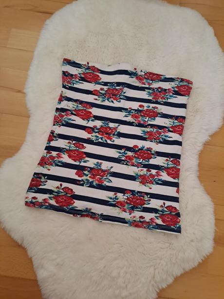 Kvetovany top bez ramienok, s