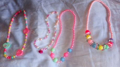 Korálky náhrdelníky,