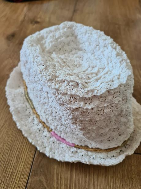 Dievčenské klobúky, c&a,52