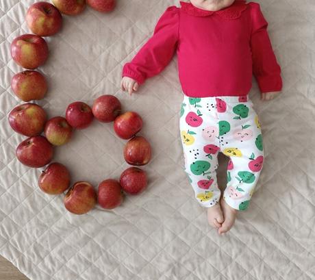 Biele legíny s farebnými jabĺčkami, 62