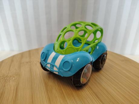 Svetlo modré autíčko oball, rattle&roll, 11,5 cm,