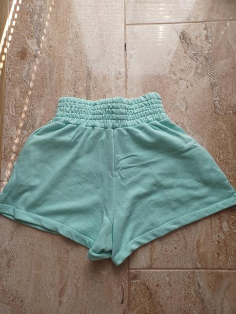 Dámske šortky, bershka,xs