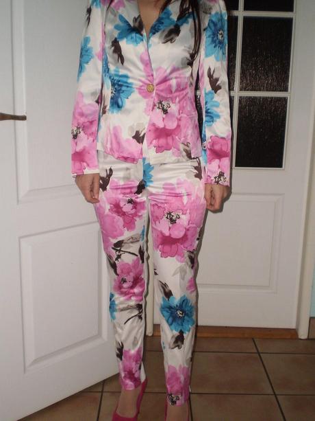 Kostym nohavicový, s