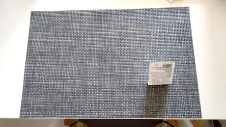 Prestieranie podložka na stôl 4 kusy nové s visačk,