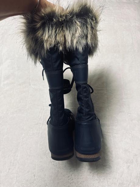 Tmavomodré vyššie snehule zn. moon boot, 40