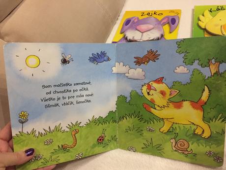 Seria kniziek s pohybujucimi sa hlavickami, 