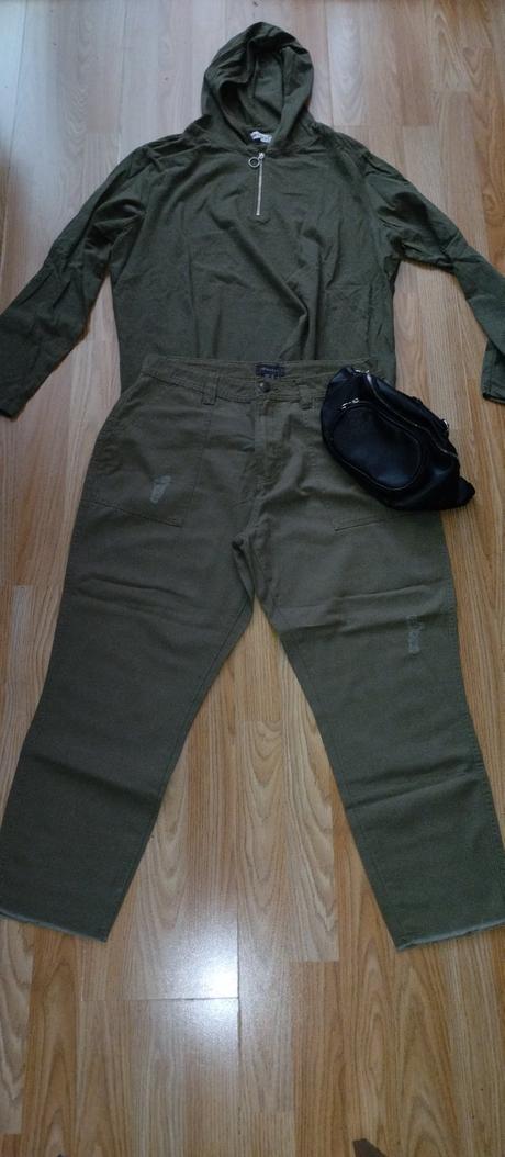 Nohavice tričko a ladvinka, 42