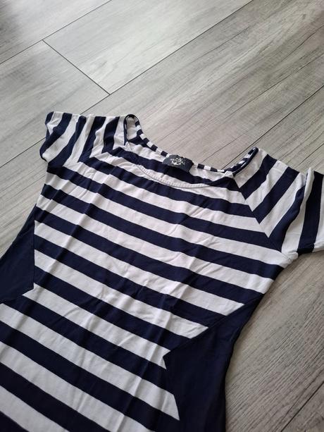 Mini obsiahnuté šaty s, s