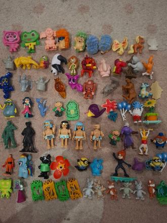 Hračky z kinder, zvieratka a postavičky viac ako 6,