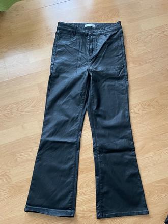 Nohavice kozenkove vila, 38