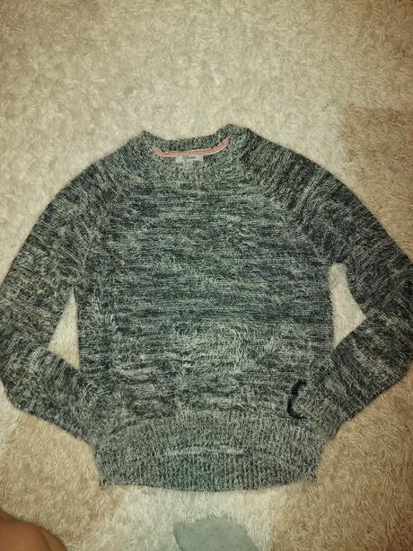 Teply pulovrik, 146