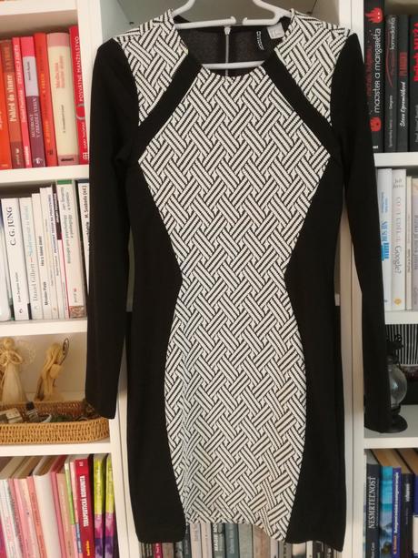 Tvarujúce čierno-biele šaty, h&m,37