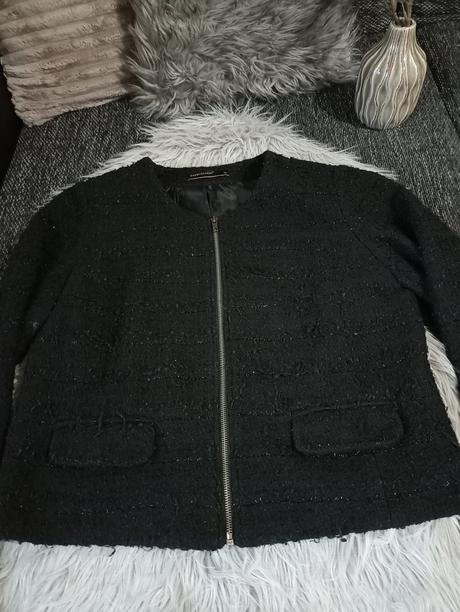 Čierny kabátik, 42