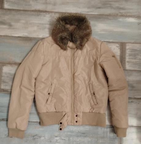 Béžová zateplená bomber bunda s kožušinkovým golie, xl