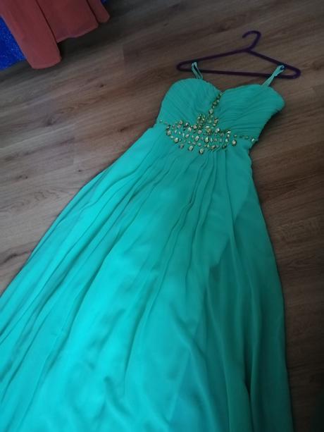 Mentolové šaty, 38