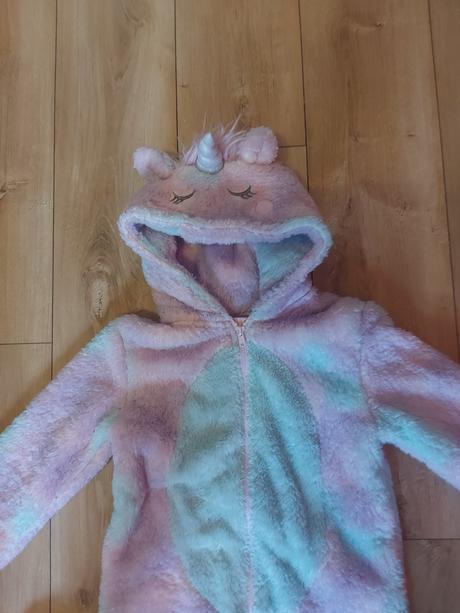 Overal na spanie, f&f,152