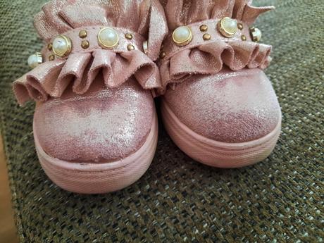 Ružové topánky, 26