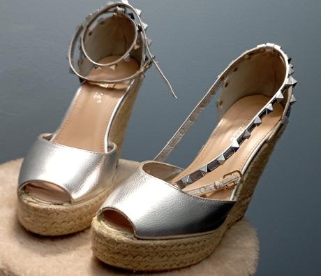 Strieborné platformy, 39