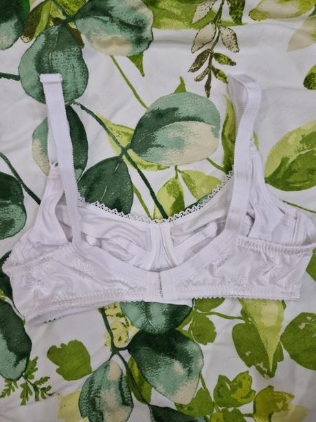 Dojčiaca podprsenka, slovenka,75b