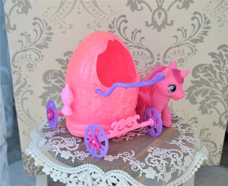 Hračka-koč s koníkom, 