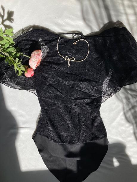 Body s odhaleným chrbtom, bershka,s