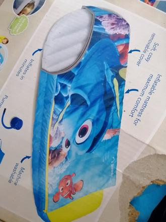 Nafukovacia postel + spacak rybička dory, 