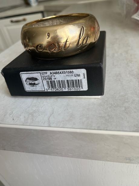 Naramok chanel, chanel