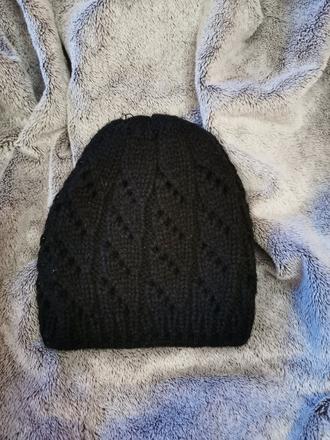 Čierna pletená čiapka, takko