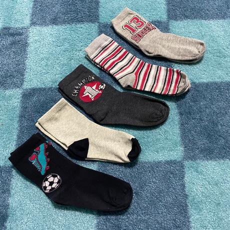 Darujem rôzne ponožky, 27