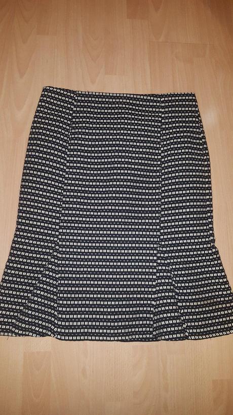 Pekná sukňa vel.42, 42