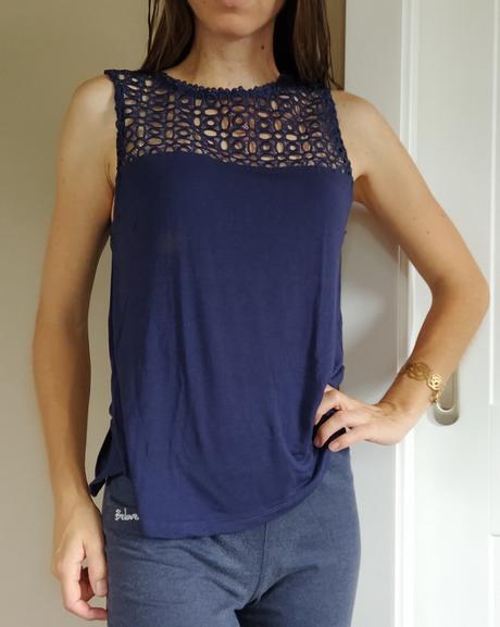 Tmavomodre tricko s vysivkou, h&m,s