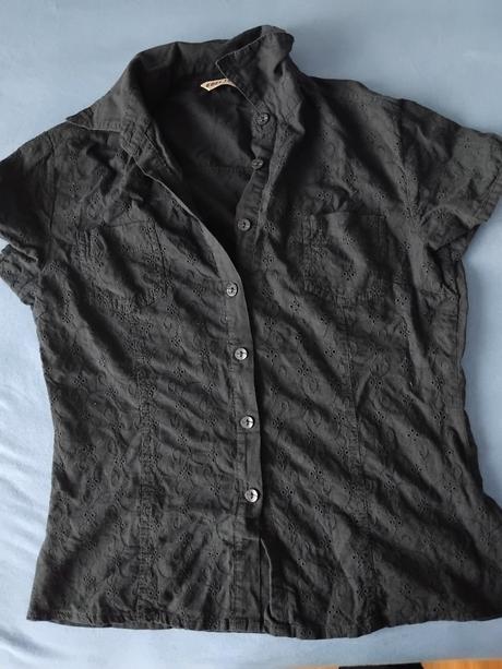 Cierna bluzka krátky rukav, s