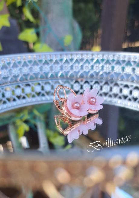 Nežnosť lekna v náušničkách,